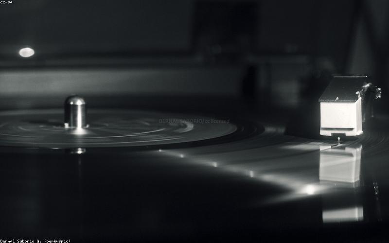 Why Vinyl Records Are Back and Outselling CDs Again